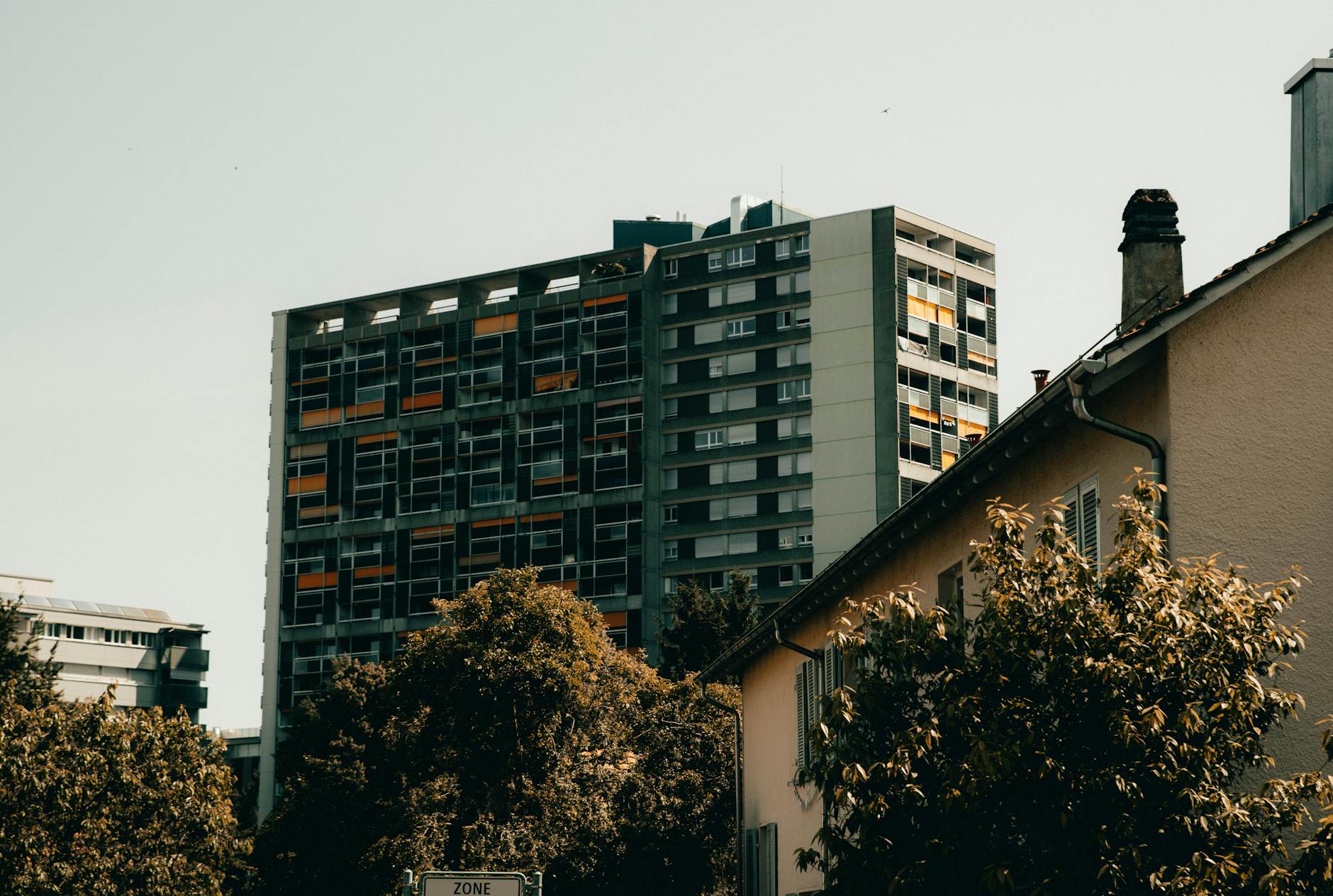 Modernes Mehrfamilienhaus in Bern — eine bewirtschaftete Liegenschaft, wie sie typisch ist für die Mandate Schweizer Bewirtschaftungen
